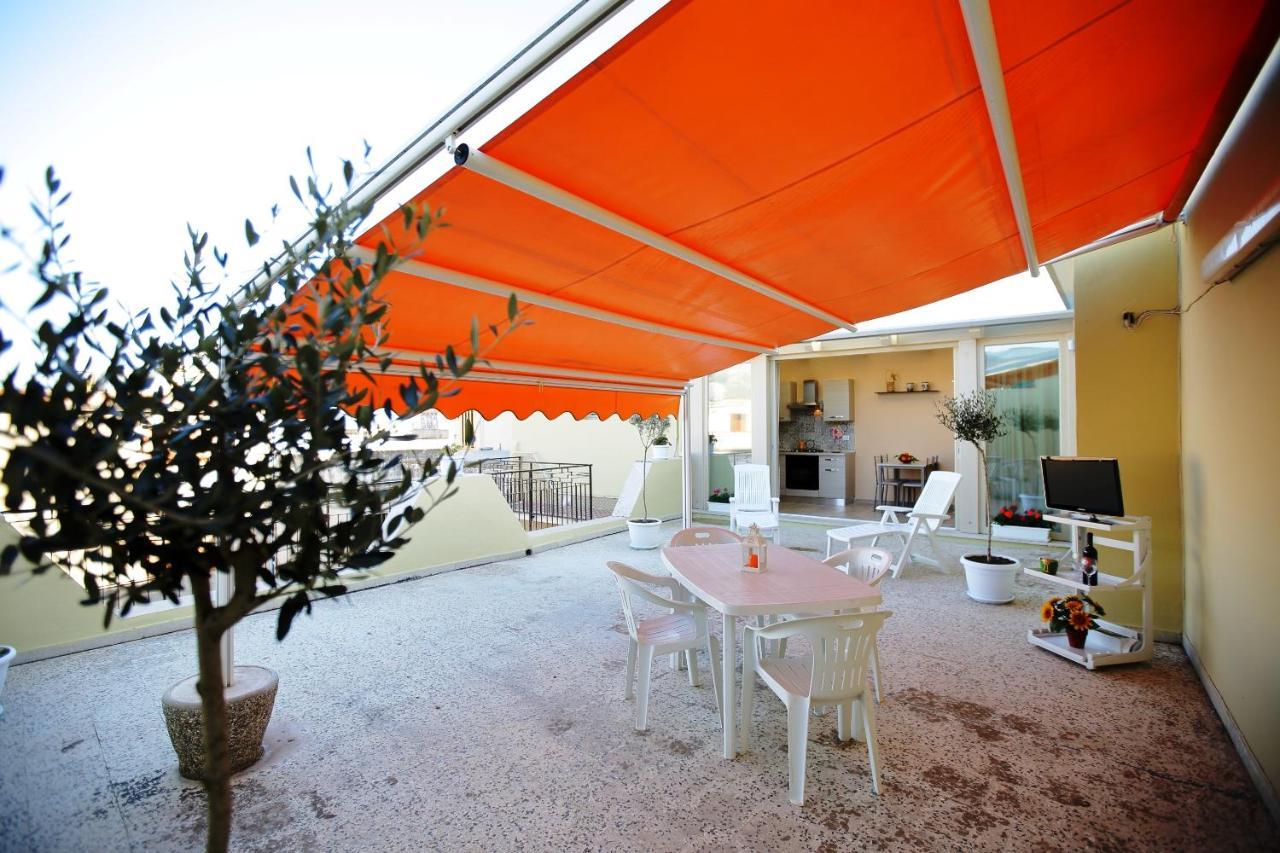 Re Sole Case Vacanze - Esclusivo Attico M A R T E Con Spaziosissima Terrazza Solarium Attrezzata Avola Zewnętrze zdjęcie