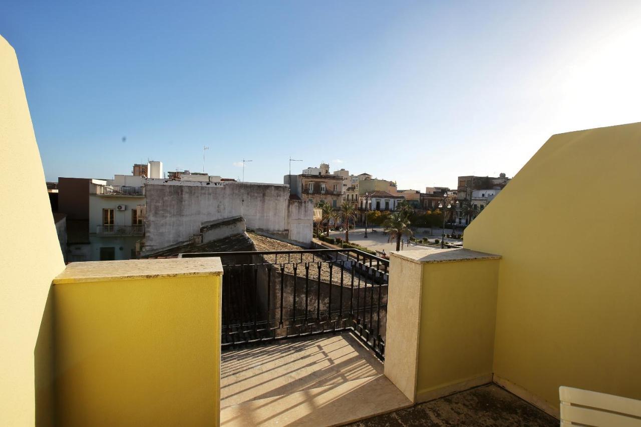 Re Sole Case Vacanze - Esclusivo Attico M A R T E Con Spaziosissima Terrazza Solarium Attrezzata Avola Zewnętrze zdjęcie